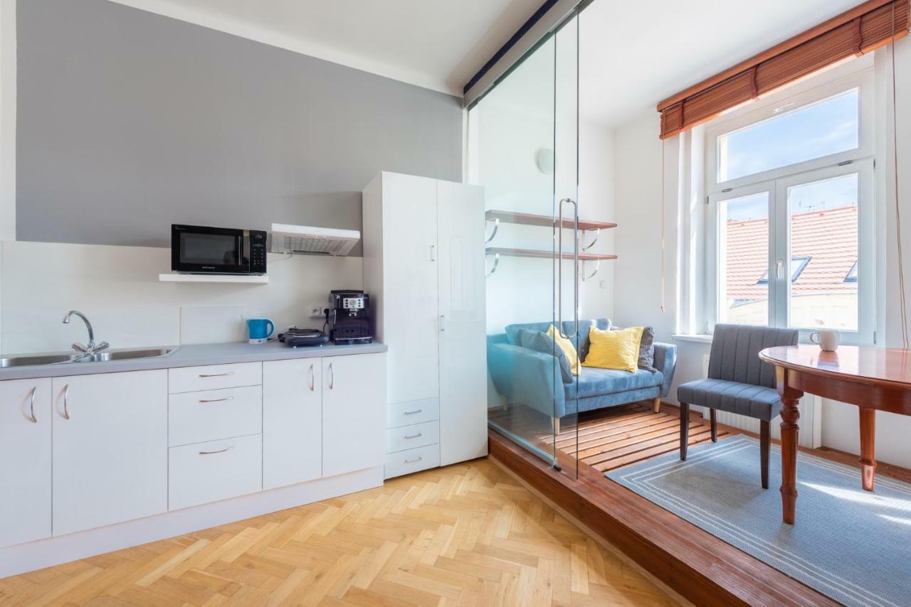 Modern Apartment Few Steps From Centre Прага Екстериор снимка