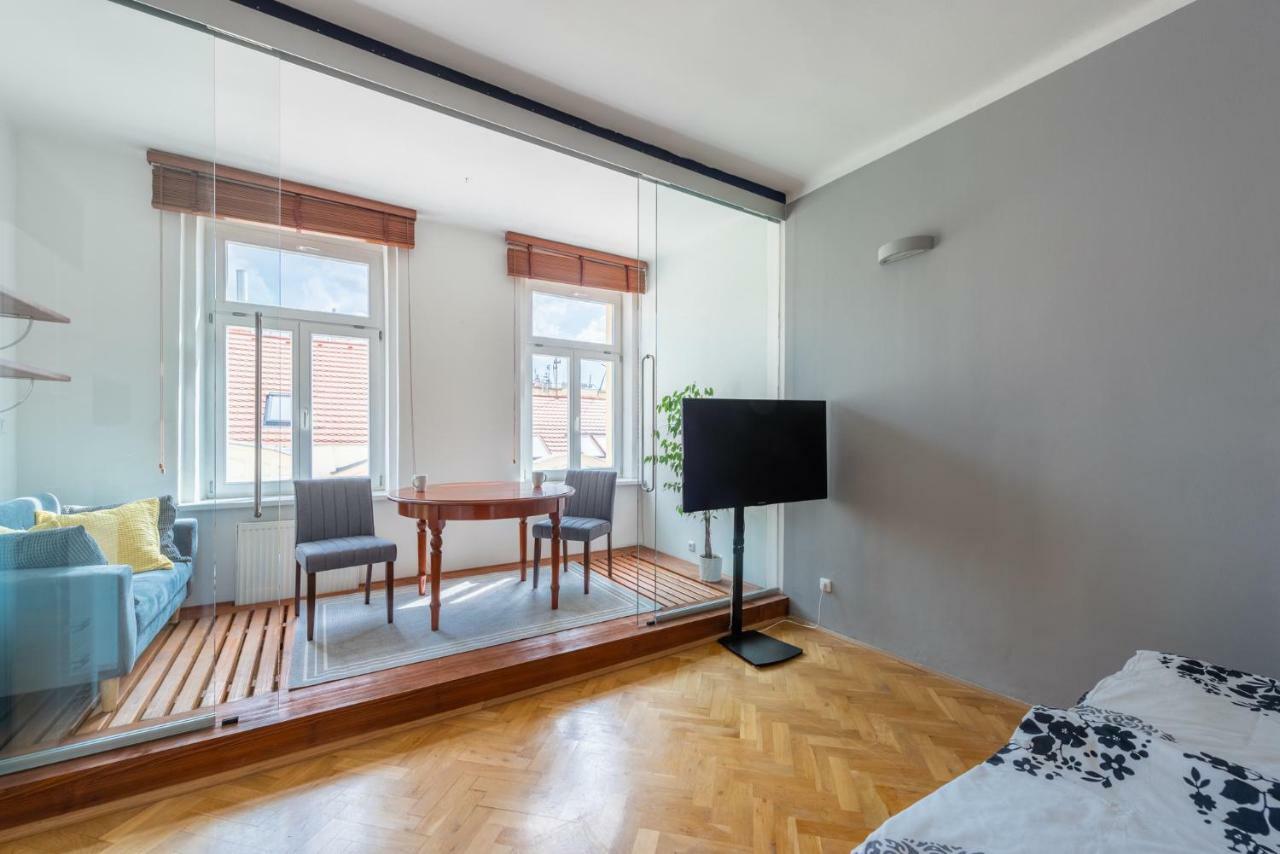 Modern Apartment Few Steps From Centre Прага Екстериор снимка