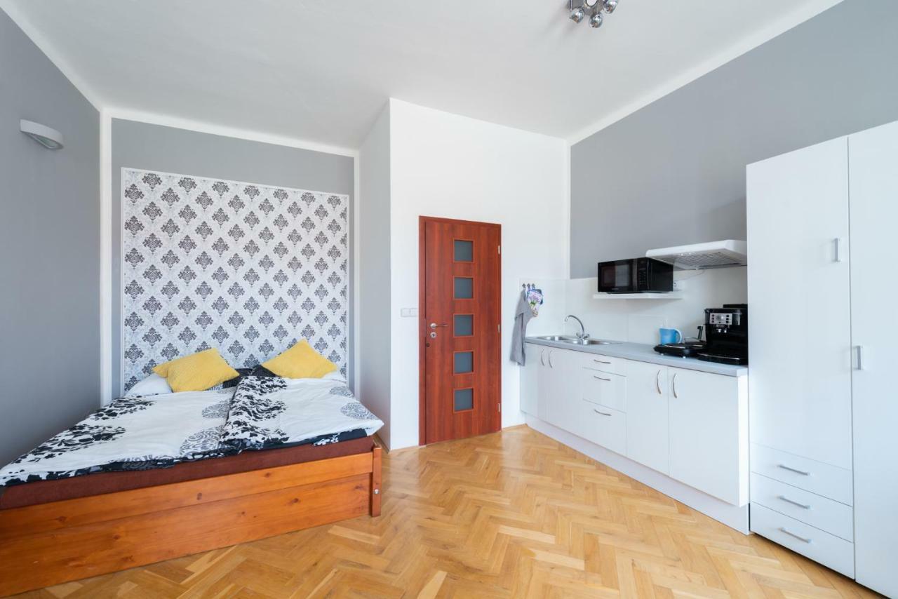 Modern Apartment Few Steps From Centre Прага Екстериор снимка